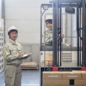 厚木でアルバイト募集ならフォークリフト免許取得可能な当社